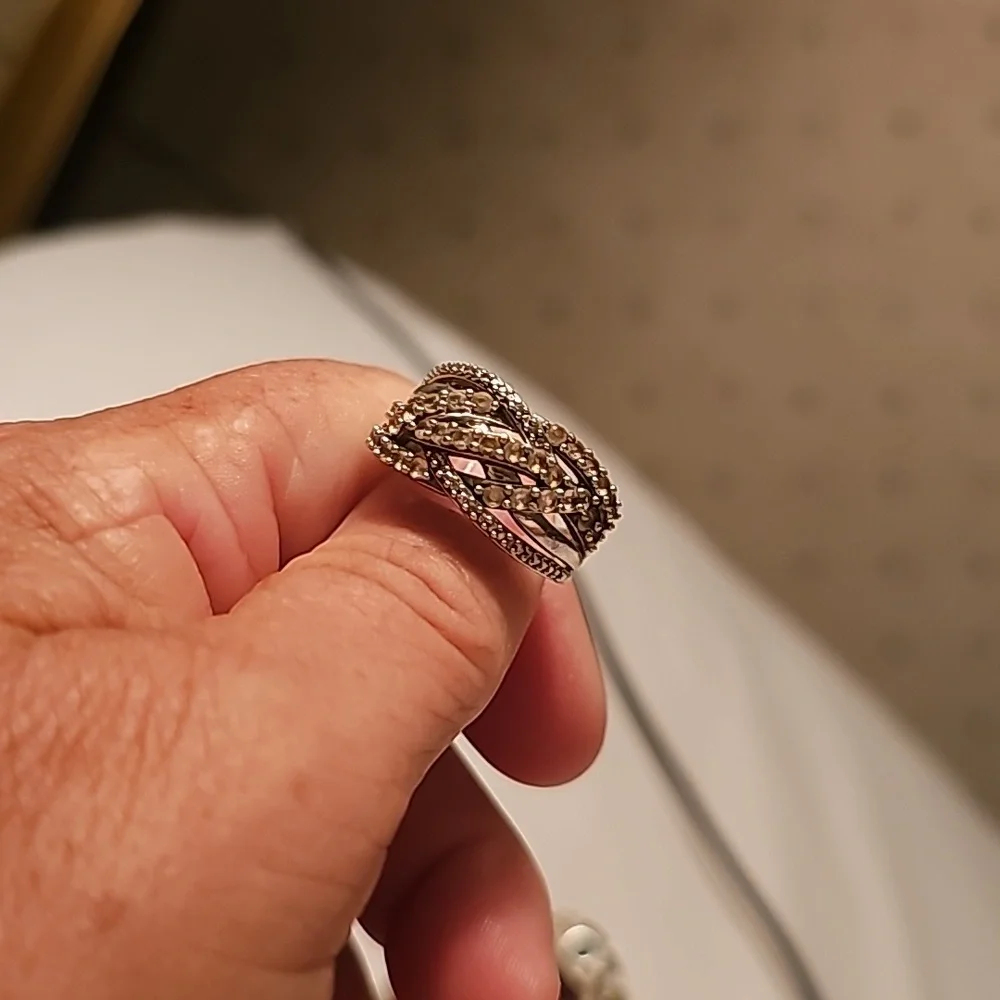 Rings - Picture 4 of 10